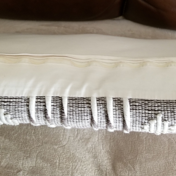 ❗Pottery Barn Boho Hand-Knotted Cream and Gray Accent Pillow❗ - Picture 6 of 9